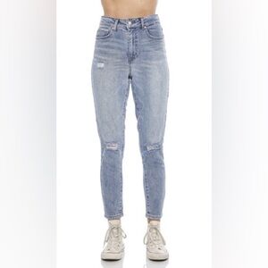 Ashley Mason Super High Rise Mom Jeans - Light Blue Size 00